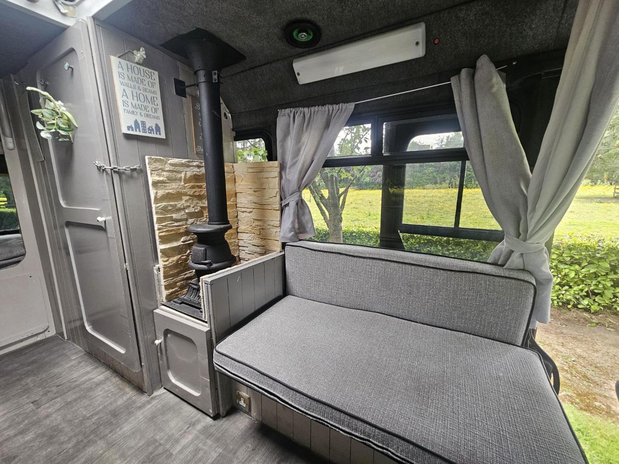Retro Camper Hire Hotel Dublin Exterior foto
